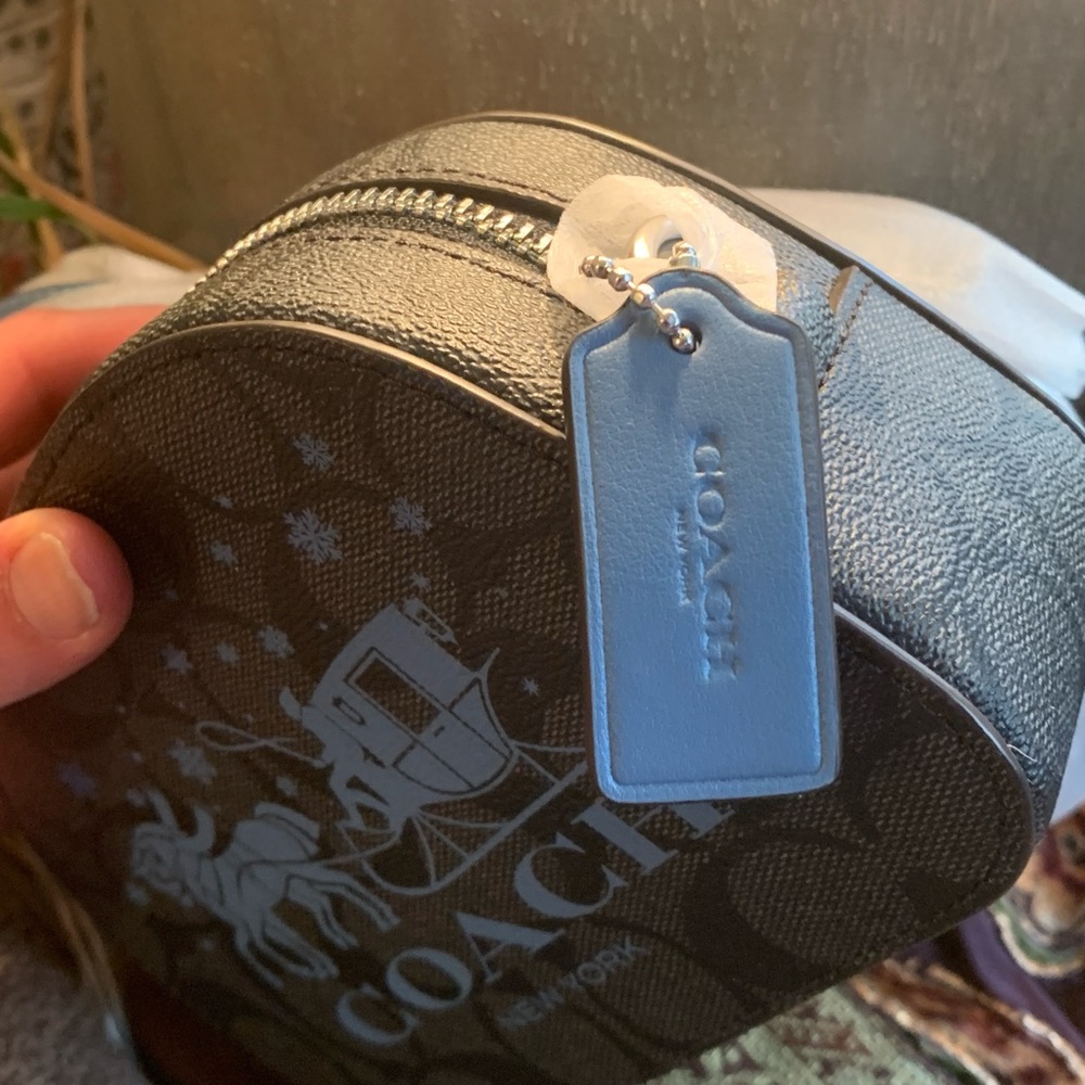 Authentic COACH Signature Coated canvas /smooth leather zip top crossbody - Picture 4 of 9